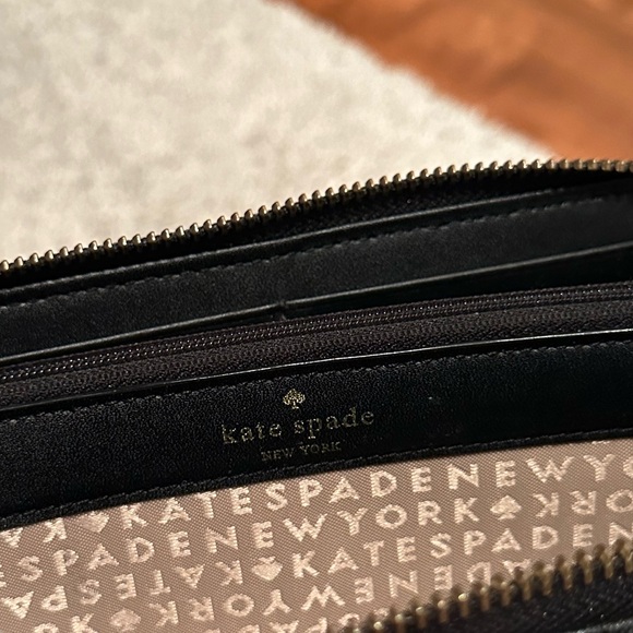 Kate Spade - Quilted Leather Zip Around Wallet - Black - Picture 11 of 15